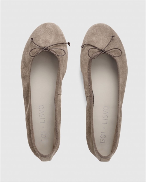 GAI + LISVA PELLAME SUEDE BALLERINA CAMEL